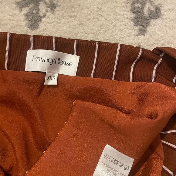 Revolve top - Picture 3 of 3